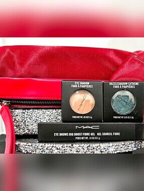 MAC 5 piece set! 2 eyeshadows + brows + clutch Limited Edition NEW holiday gift